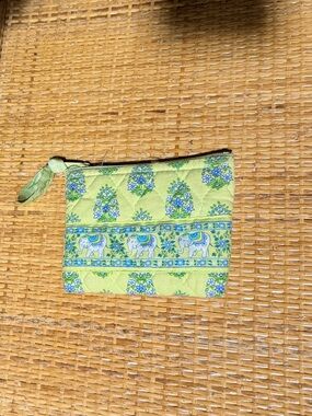 Rare Vera Bradley Lime Green Citrus Zipper Wristlet